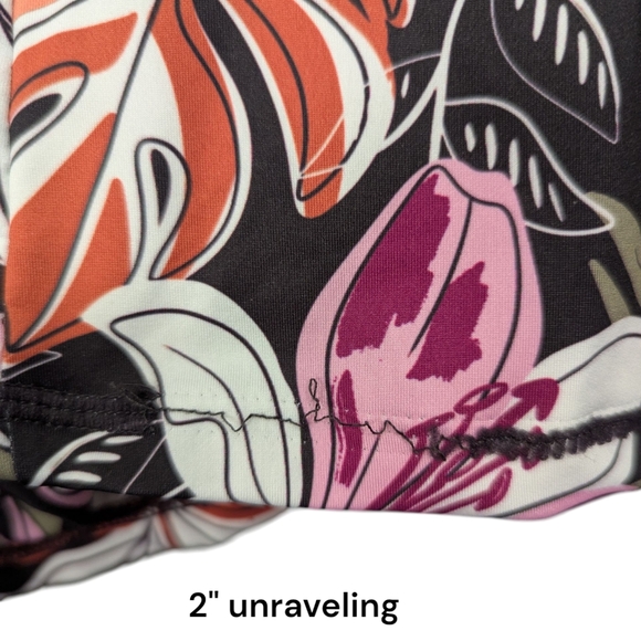 Roxy | Women's Rash Guard Swim Outdoor Long Sleeve Top | Tropical Floral | Large - Picture 5 of 7